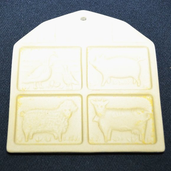 The Pampered Chef Clay Cookie Mold Farm Yard Friends Kitchen Baking - Picture 2 of 5